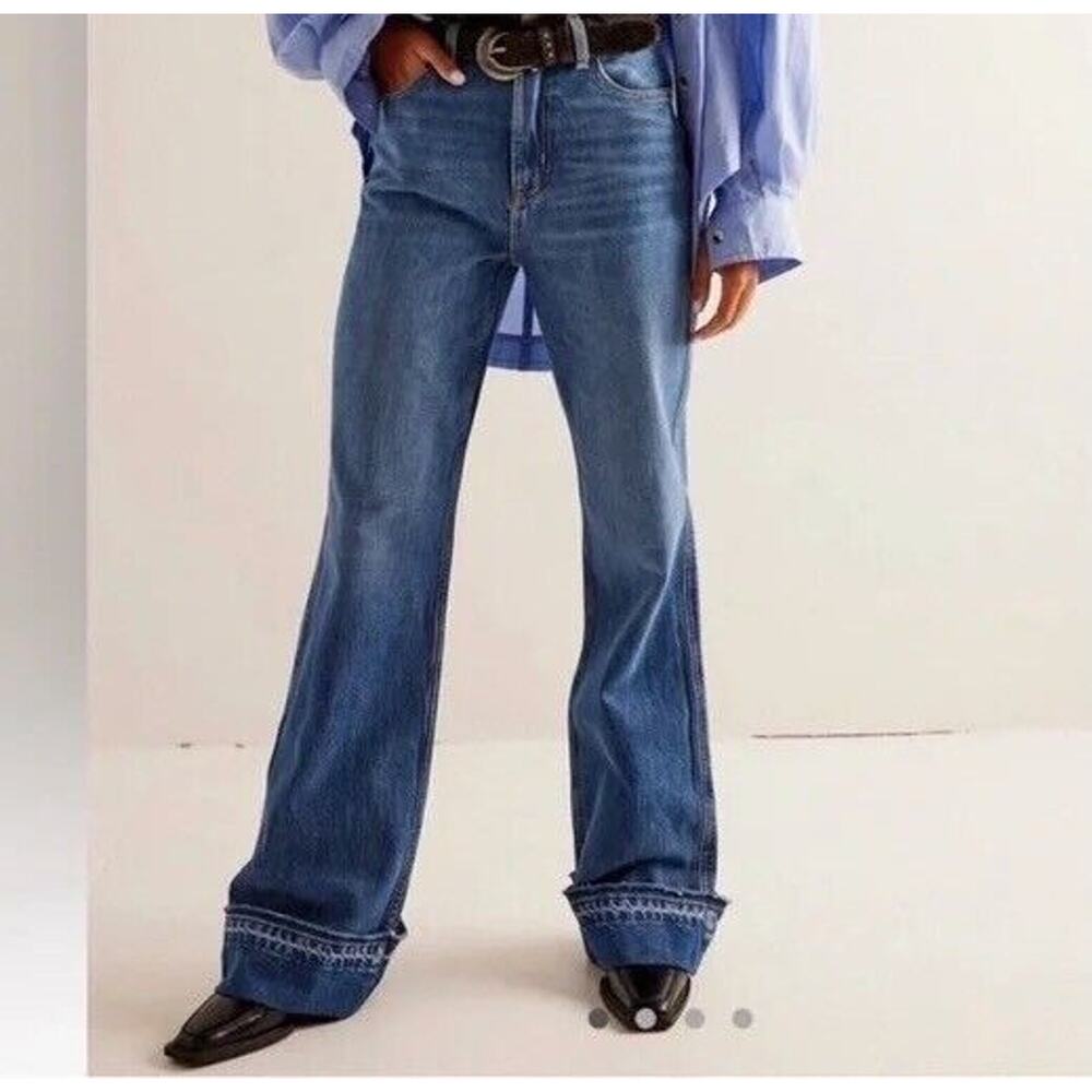 Free People Women's Skinny Jeans in Medium Blue